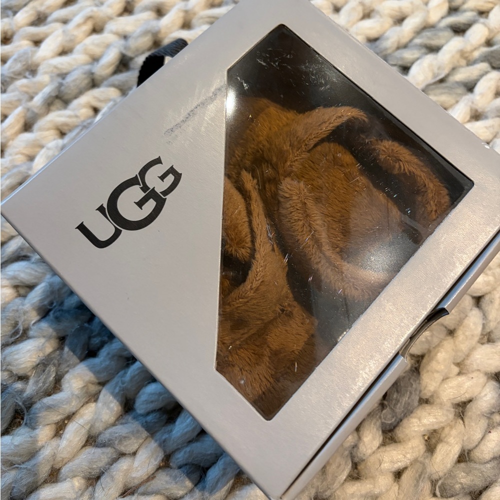 UGG Bixbee toddler booties. Chestnut Slippers. Size 4/5 (12-18 months)